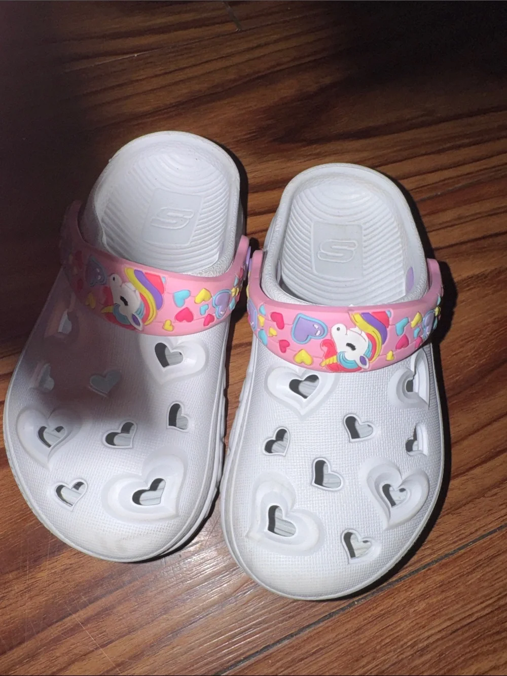 Skechers White Kids Clog with Pink Heart Strap
